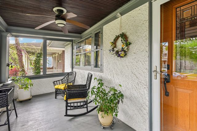 821 N Grove Avenue, Oak Park, IL 60302