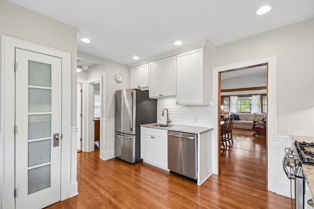 821 N Grove Avenue, Oak Park, IL 60302