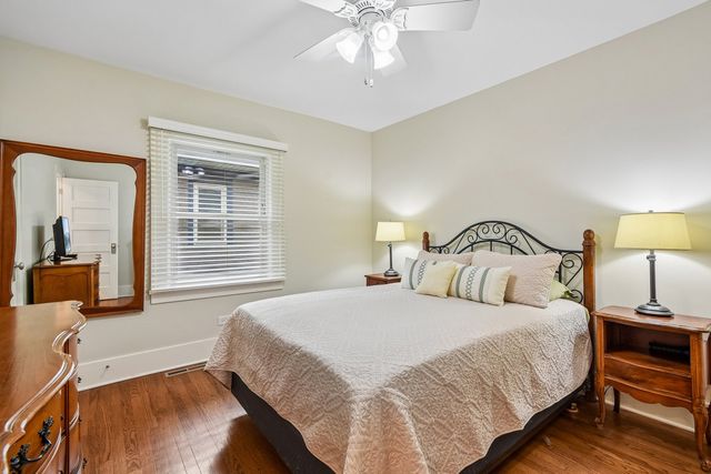 821 N Grove Avenue, Oak Park, IL 60302