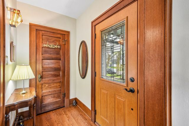 821 N Grove Avenue, Oak Park, IL 60302