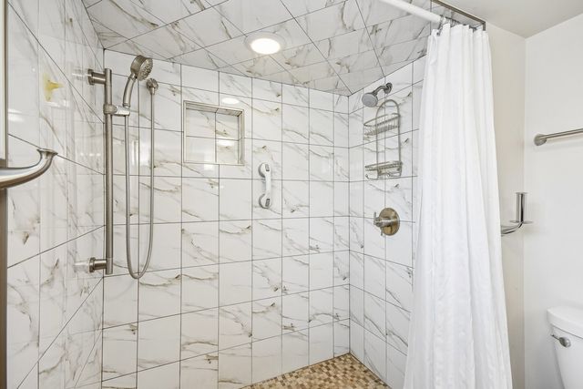 821 N Grove Avenue, Oak Park, IL 60302