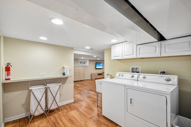 821 N Grove Avenue, Oak Park, IL 60302
