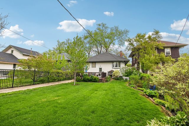821 N Grove Avenue, Oak Park, IL 60302