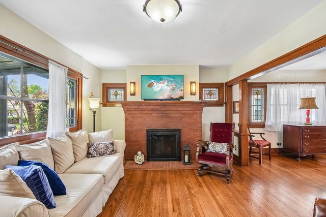 821 N Grove Avenue, Oak Park, IL 60302