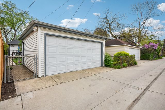 821 N Grove Avenue, Oak Park, IL 60302