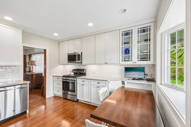 821 N Grove Avenue, Oak Park, IL 60302