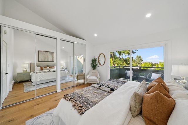 4028 Farm Hill Boulevard 5, Redwood City, CA 94061