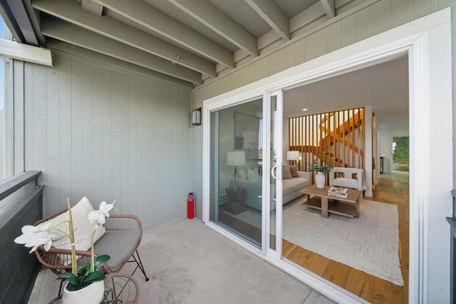 4028 Farm Hill Boulevard 5, Redwood City, CA 94061