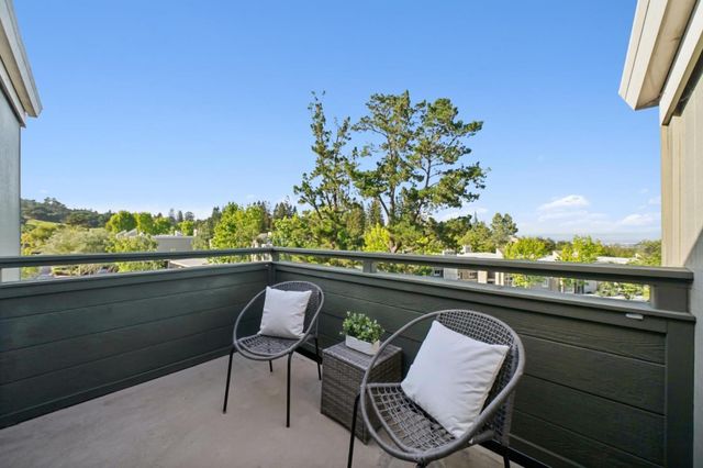 4028 Farm Hill Boulevard 5, Redwood City, CA 94061