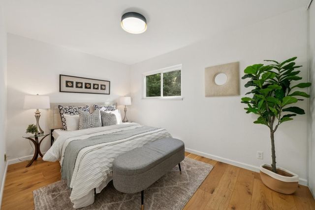 4028 Farm Hill Boulevard 5, Redwood City, CA 94061