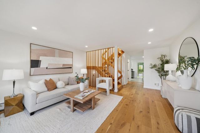 4028 Farm Hill Boulevard 5, Redwood City, CA 94061
