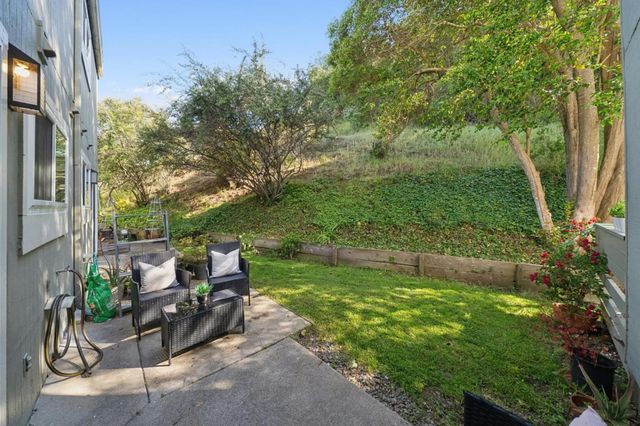 4028 Farm Hill Boulevard 5, Redwood City, CA 94061