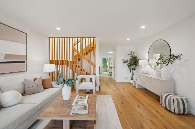 4028 Farm Hill Boulevard 5, Redwood City, CA 94061