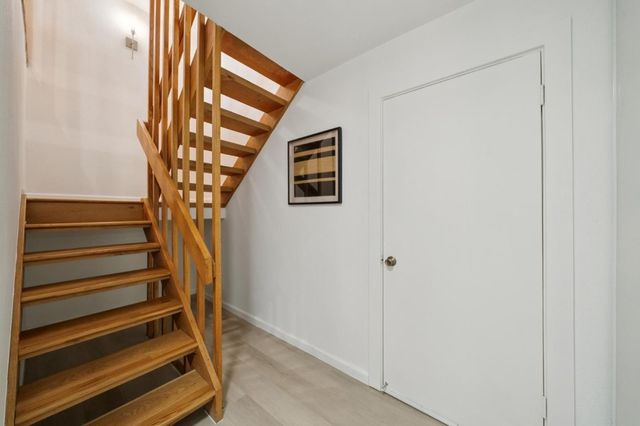 4028 Farm Hill Boulevard 5, Redwood City, CA 94061