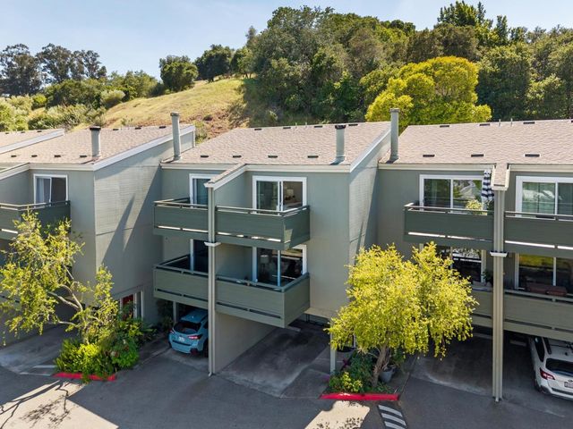 4028 Farm Hill Boulevard 5, Redwood City, CA 94061