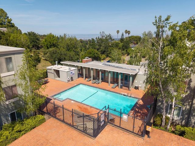 4028 Farm Hill Boulevard 5, Redwood City, CA 94061