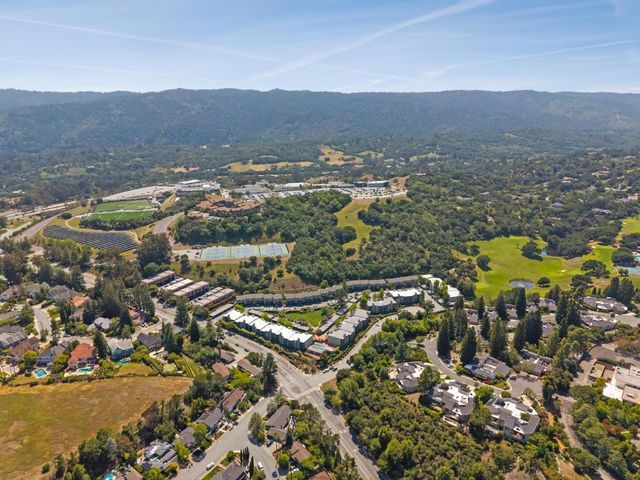 4028 Farm Hill Boulevard 5, Redwood City, CA 94061
