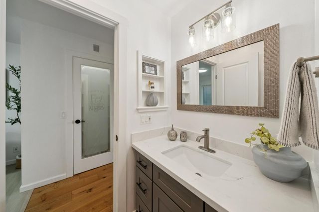 4028 Farm Hill Boulevard 5, Redwood City, CA 94061