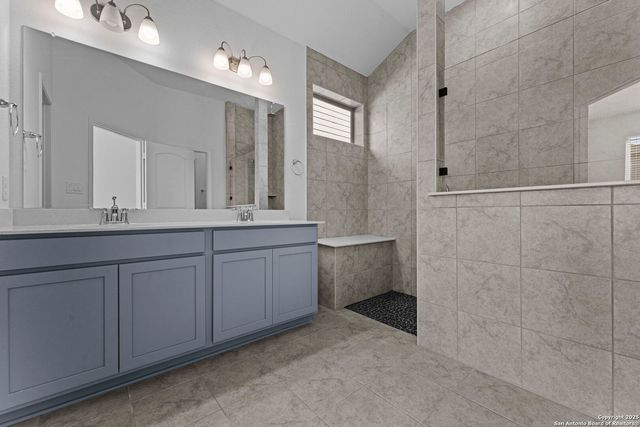 4040 Paddock Trl, Seguin, TX 78155