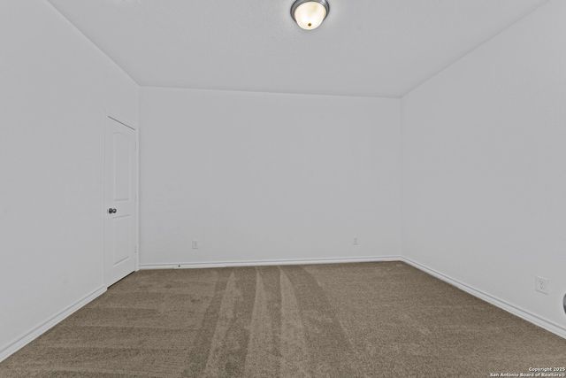 4040 Paddock Trl, Seguin, TX 78155