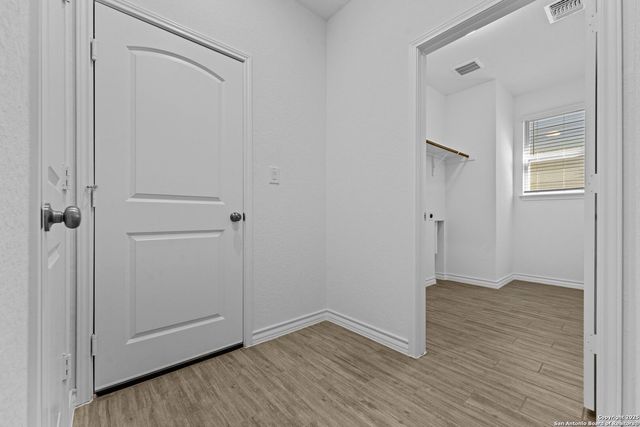 4040 Paddock Trl, Seguin, TX 78155