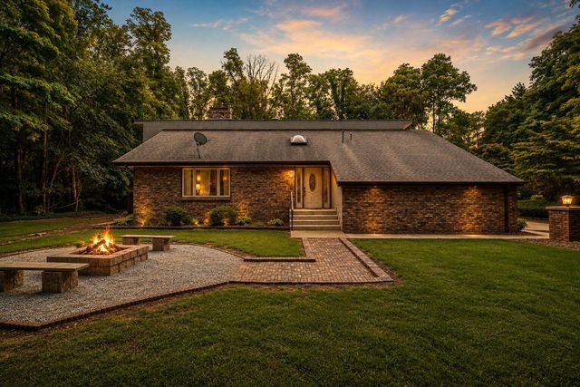 2665 Pinebrook Drive, La Porte, IN 46350