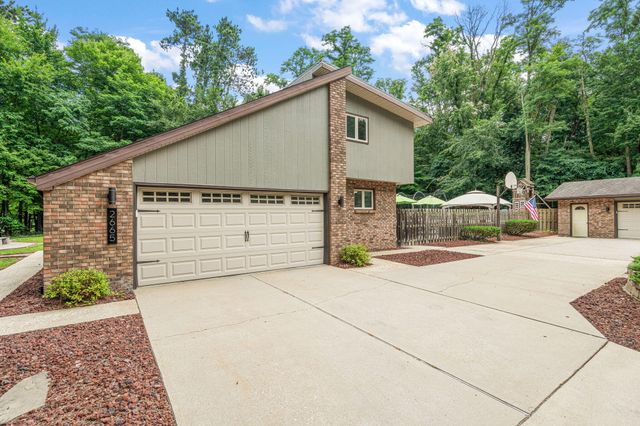 2665 Pinebrook Drive, La Porte, IN 46350
