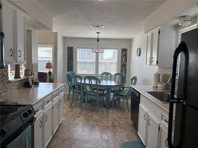 13981 Blackbeard Dr, Corpus Christi, TX 78418