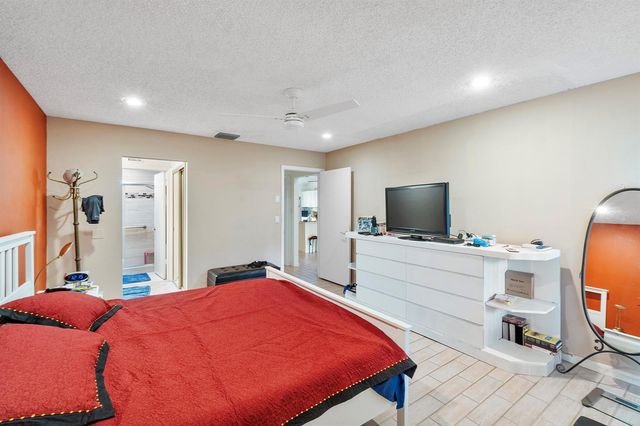 10900 Waterberry Court, Boca Raton, FL 33498
