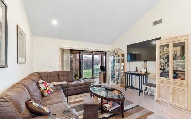 10900 Waterberry Court, Boca Raton, FL 33498