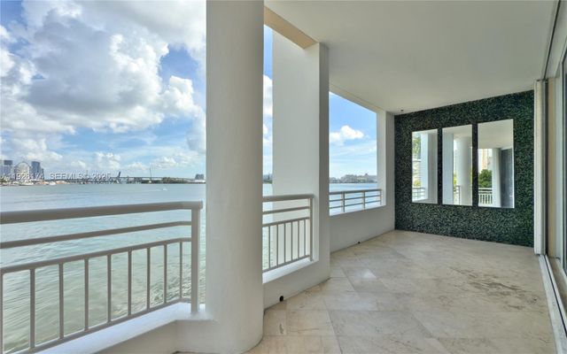 848 Brickell Key Dr 306, Miami, FL 33131