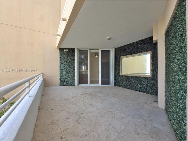 848 Brickell Key Dr 306, Miami, FL 33131