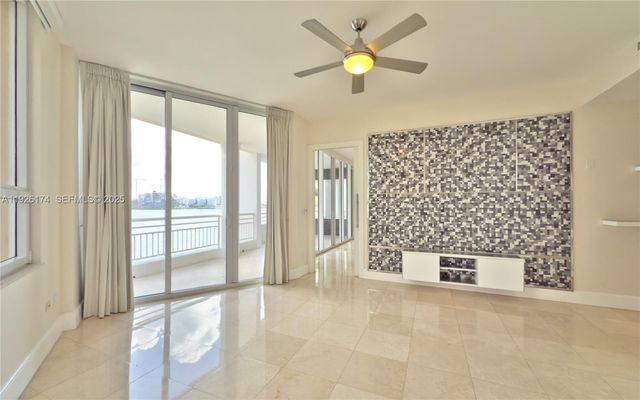 848 Brickell Key Dr 306, Miami, FL 33131