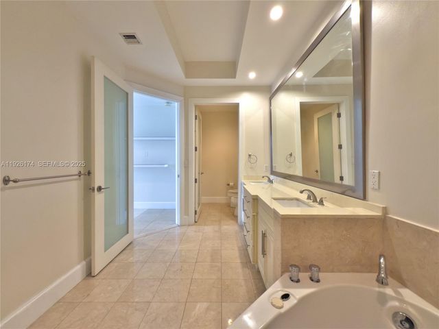 848 Brickell Key Dr 306, Miami, FL 33131