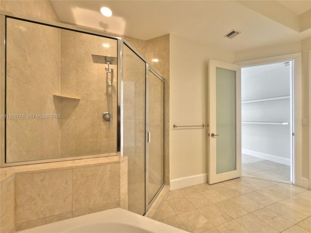 848 Brickell Key Dr 306, Miami, FL 33131