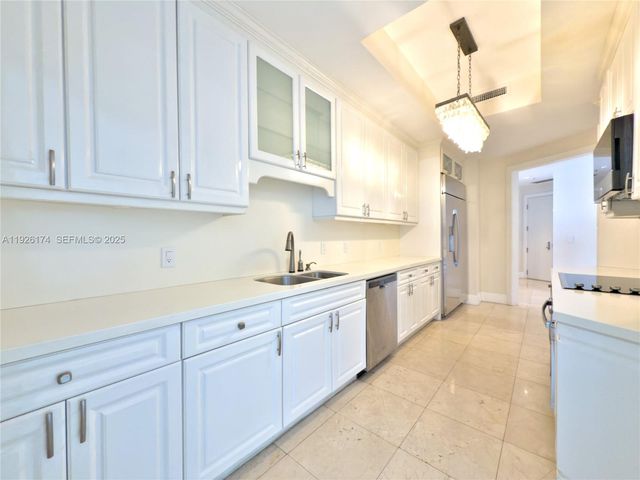848 Brickell Key Dr 306, Miami, FL 33131