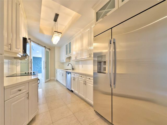848 Brickell Key Dr 306, Miami, FL 33131