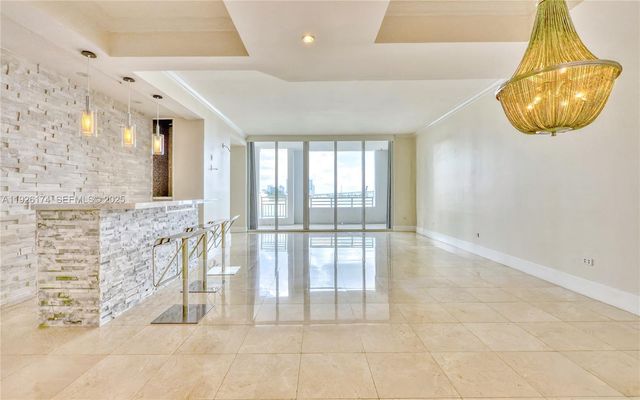 848 Brickell Key Dr 306, Miami, FL 33131