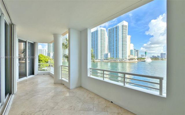 848 Brickell Key Dr 306, Miami, FL 33131