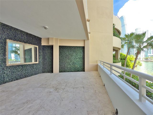 848 Brickell Key Dr 306, Miami, FL 33131