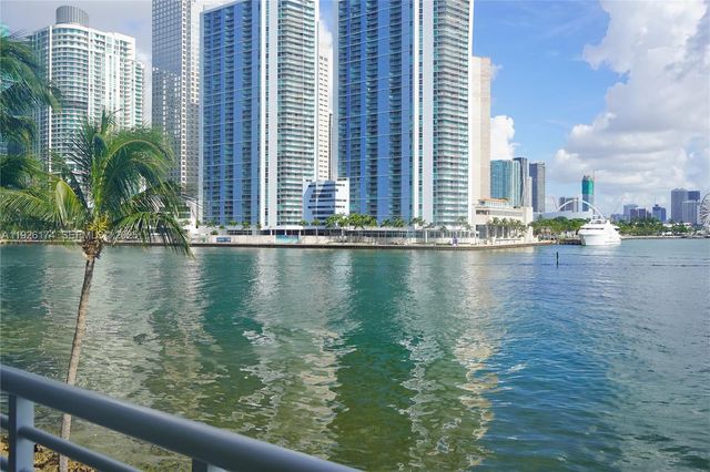 848 Brickell Key Dr 306, Miami, FL 33131