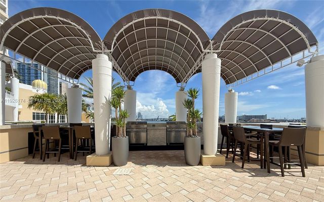 848 Brickell Key Dr 306, Miami, FL 33131