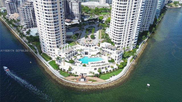 848 Brickell Key Dr 306, Miami, FL 33131