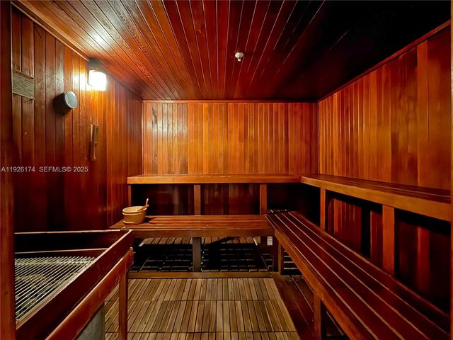 848 Brickell Key Dr 306, Miami, FL 33131