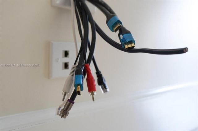 848 Brickell Key Dr 306, Miami, FL 33131