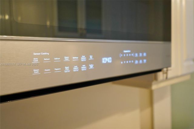 848 Brickell Key Dr 306, Miami, FL 33131