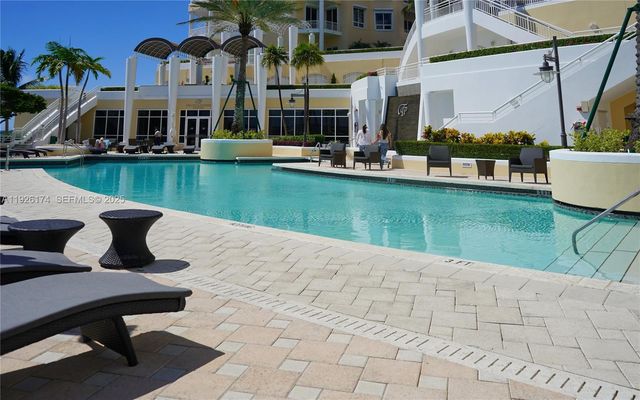 848 Brickell Key Dr 306, Miami, FL 33131