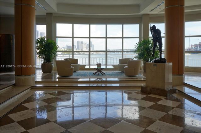 848 Brickell Key Dr 306, Miami, FL 33131
