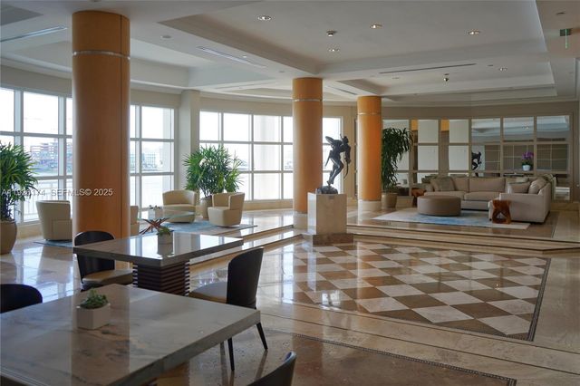 848 Brickell Key Dr 306, Miami, FL 33131