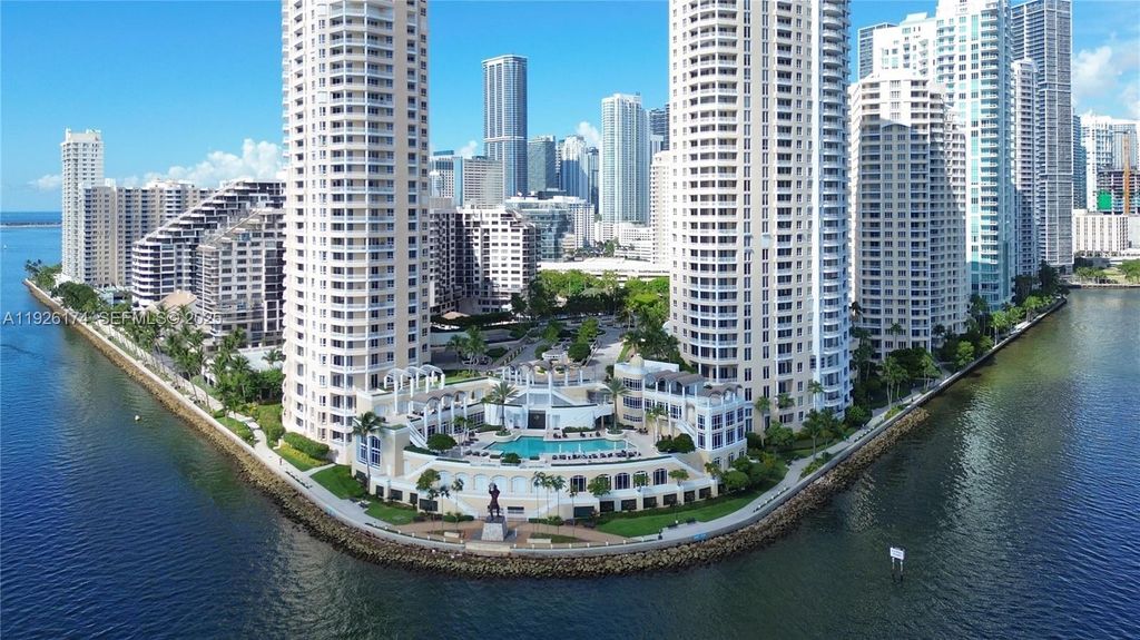 848 Brickell Key Dr 306, Miami, FL 33131
